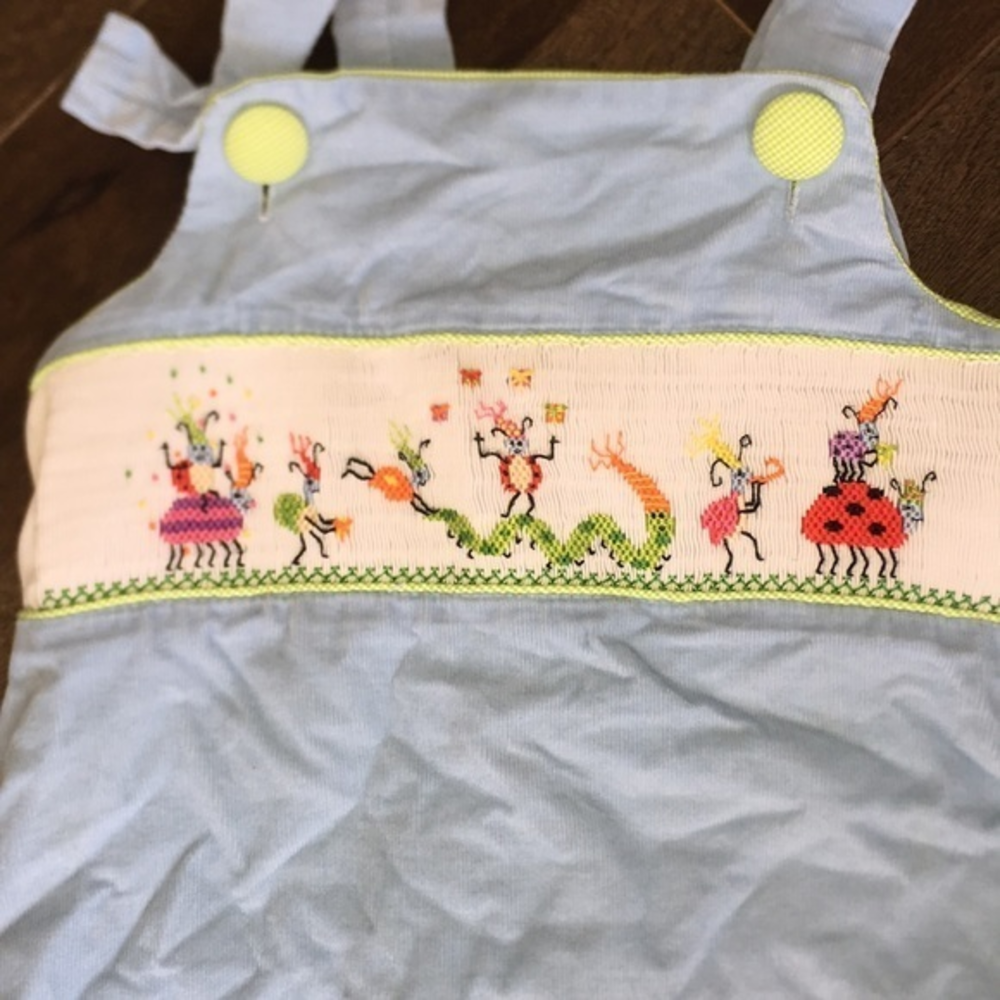 Beaux Et Belles Jumper‎  Smocked Bugging Around